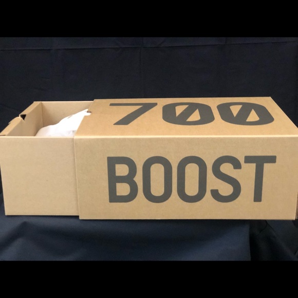 ADIDAS Yeezy 700 “Muave” BRAND NEW - Picture 2 of 8